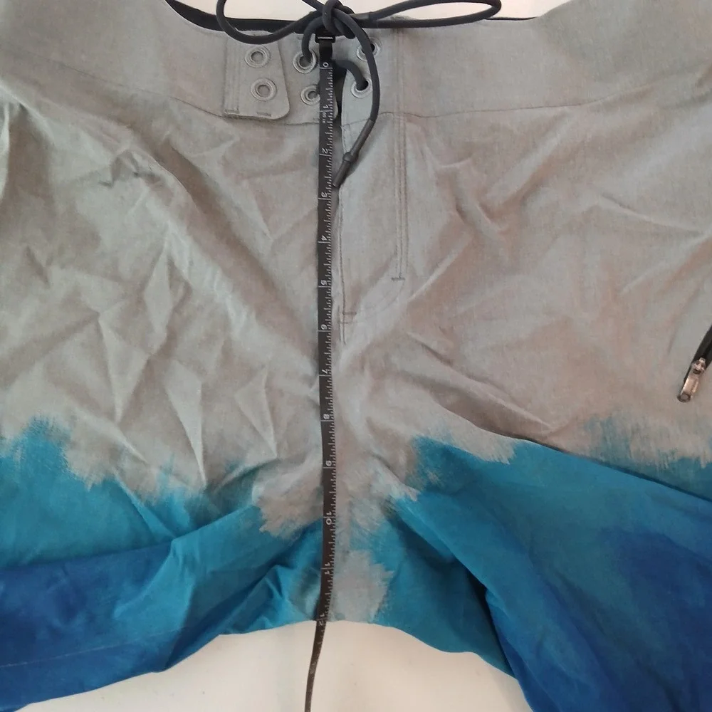 Lululemon Board Shorts Mens 34 Gray Blue Ombre Drawstring Zip Pocket Surf Swim